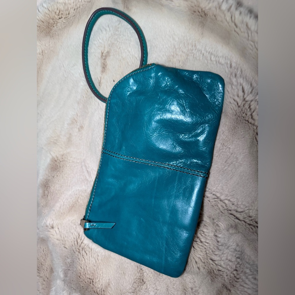 Hobo Sable Wristlet Emerald Green